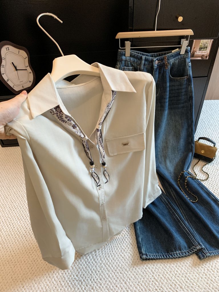 2026 Early Autumn Vintage Lapel Ribbon Tie Long Sleeve Shirt Women Loose Design Niche Comfortable Old Money Style Blouse Trend